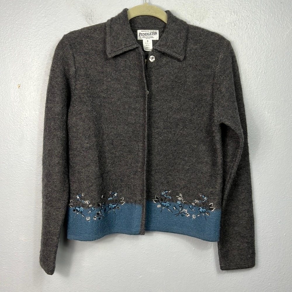 Pendleton Virgin Wool Gray Embroidered Button Fro… - image 1